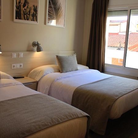 Hostal La Romanica Sabadell Exterior photo