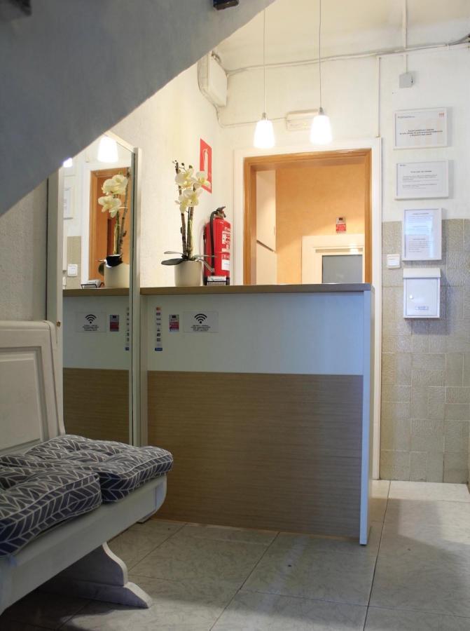 Hostal La Romanica Sabadell Exterior photo